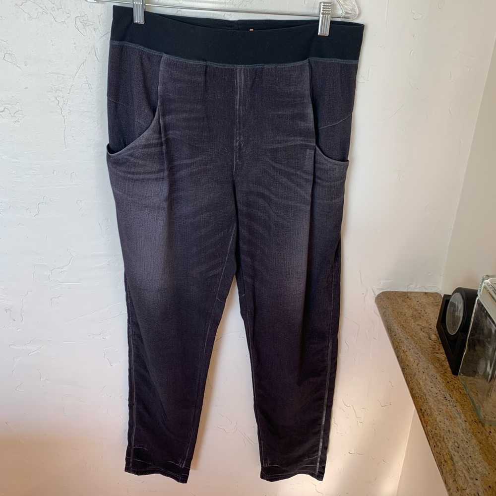 Featherweight Work out pants w/ pockets